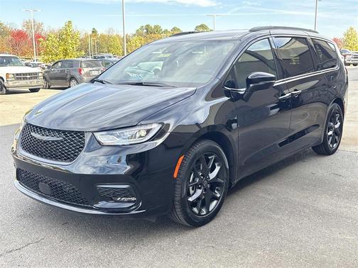 2026 Chrysler Pacifica L