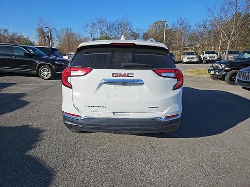 2024 GMC Terrain SLT