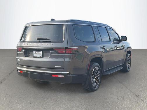 Baltic Gray Metallic Clearcoat 2022 Jeep Wagoneer Series III 4x4