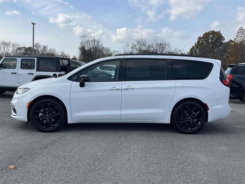 2026 Chrysler Pacifica Limited