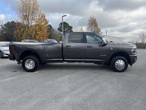 2026 RAM 3500 Laramie Crew Cab 4x4 8' Box