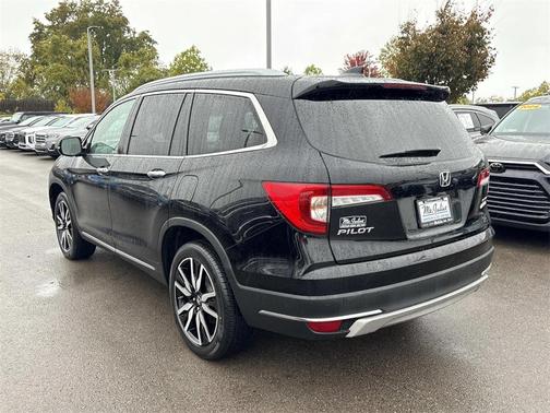 2022 Honda Pilot Touring 8-Passenger