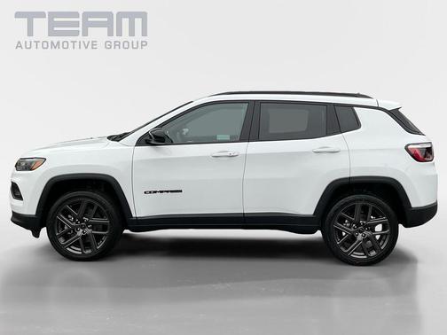 Bright White Clearcoat 2026 Jeep Compass Latitude