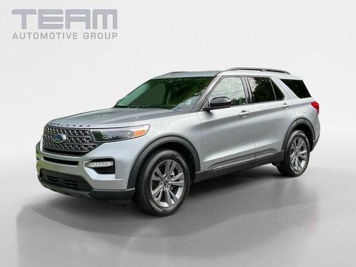 Silver Metallic 2022 Ford Explorer XLT