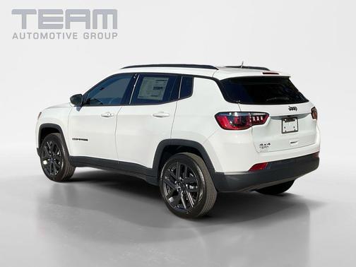 Bright White Clearcoat 2026 Jeep Compass Latitude