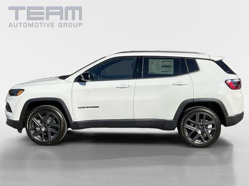 Bright White Clearcoat 2026 Jeep Compass Latitude