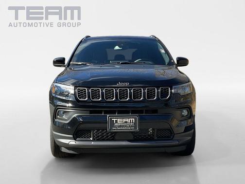 Diamond Black Crystal Pearlcoat 2026 Jeep Compass Latitude