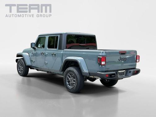 Anvil Clearcoat 2025 Jeep Gladiator Sport S