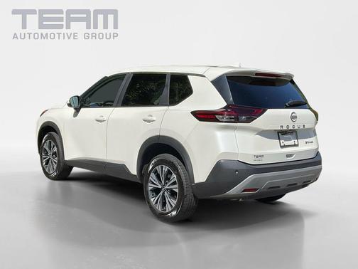 Pearl White Tricoat 2023 Nissan Rogue SV
