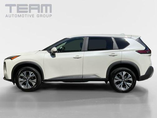 Pearl White Tricoat 2023 Nissan Rogue SV