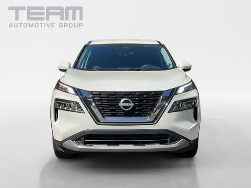 Pearl White Tricoat 2023 Nissan Rogue SV