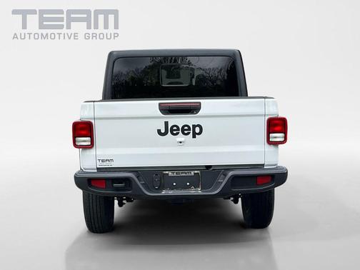 Bright White Clearcoat 2025 Jeep Gladiator Sport S