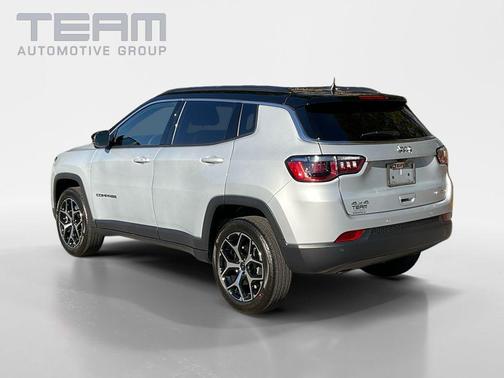 Silver Zynith Metallic Clearcoat 2026 Jeep Compass Limited