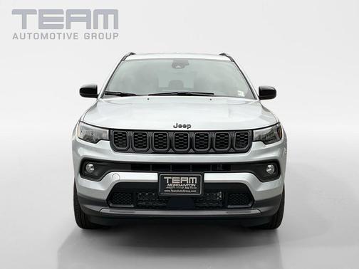 Silver Zynith Metallic Clearcoat 2026 Jeep Compass Latitude
