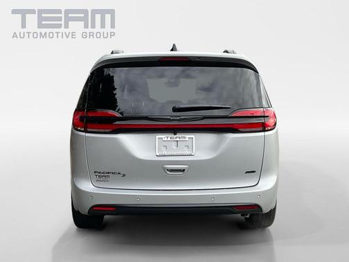 Silver Mist Clearcoat 2026 Chrysler Pacifica L