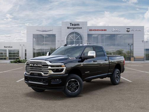 Diamond Black Crystal Pearlcoat 2026 RAM 2500 Laramie