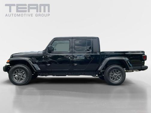 Black Clearcoat 2025 Jeep Gladiator Sport S