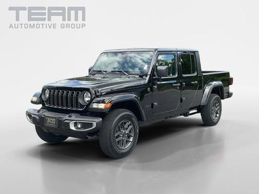 Black Clearcoat 2025 Jeep Gladiator Sport S