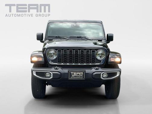 Black Clearcoat 2025 Jeep Gladiator Sport S