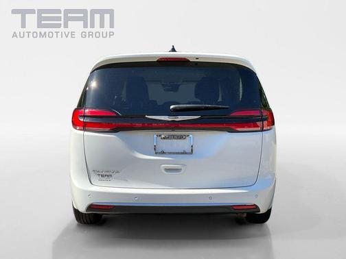Bright White Clearcoat 2024 Chrysler Pacifica Touring L