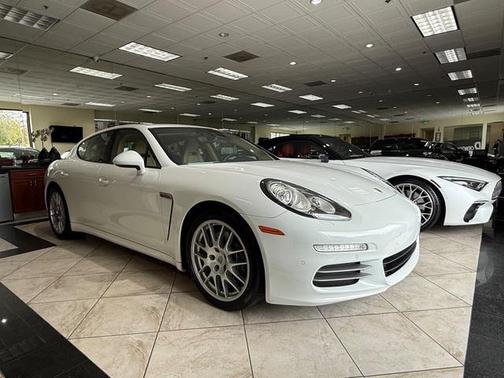 2016 Porsche Panamera 4