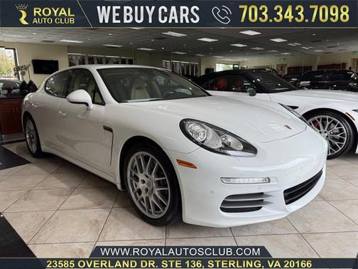 2016 Porsche Panamera 4