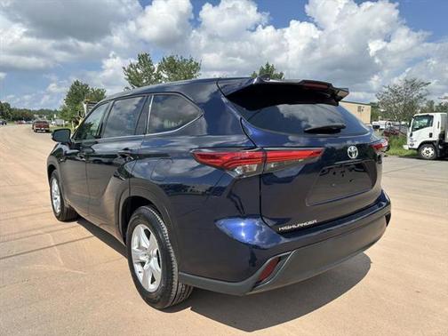 2022 Toyota Highlander L