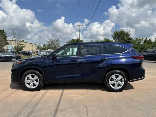 2022 Toyota Highlander L