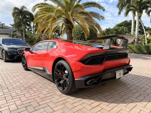 2016 Lamborghini Huracan LP580-2