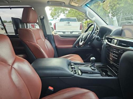 2016 Lexus LX 570 Base