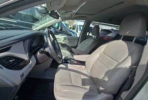 2018 Toyota Sienna XLE
