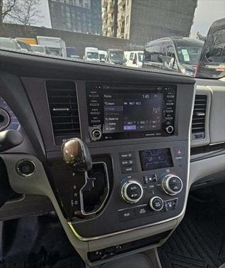2018 Toyota Sienna XLE