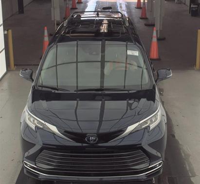 2022 Toyota Sienna Limited 7-Passenger