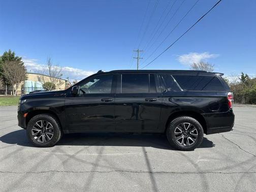 2022 Chevrolet Suburban 4WD Z71