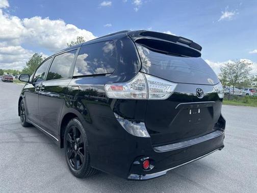 2020 Toyota Sienna SE Premium