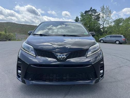 2020 Toyota Sienna SE Premium
