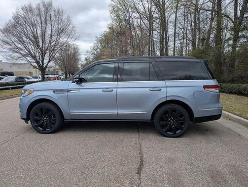 CHROMA CRYSTAL BLUE PREMIUM 2022 Lincoln Navigator BLACK LABEL