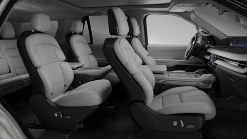 Star White Metallic Tri-Coat 2026 Lincoln Navigator Reserve