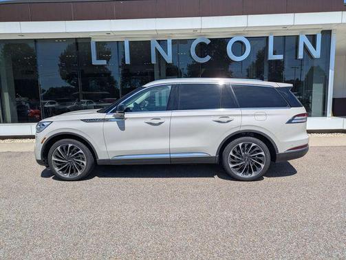 Ceramic Pearl 2021 Lincoln Aviator Reserve AWD