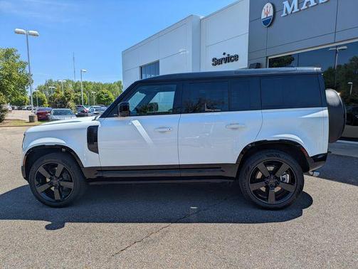 Fuji White 2026 Land Rover Defender P500 X-Dynamic SE