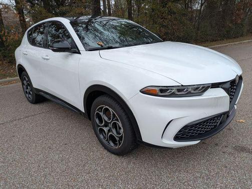 Milano White 2025 Alfa Romeo Tonale AWD