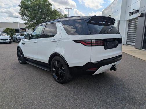 Fuji White 2025 Land Rover Discovery P360 Dynamic SE