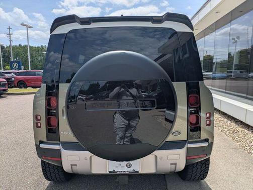 2020 Land Rover Defender SE