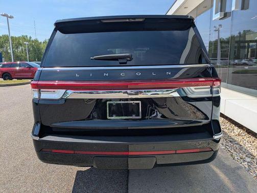 Black Metallic 2023 Lincoln Navigator L Reserve