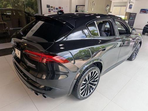 Nero Tempesta Metallic 2025 Maserati Grecale Modena