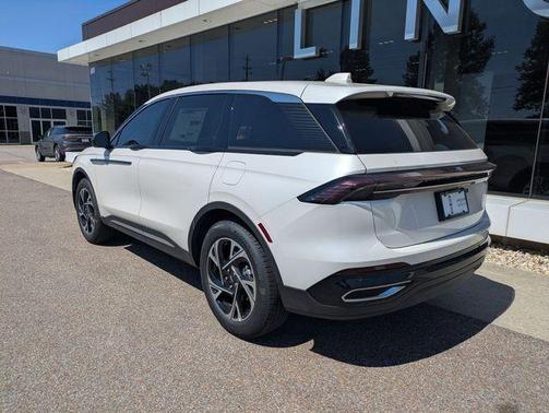 White Platinum Clearcoat Metallic 2026 Lincoln Nautilus Premiere