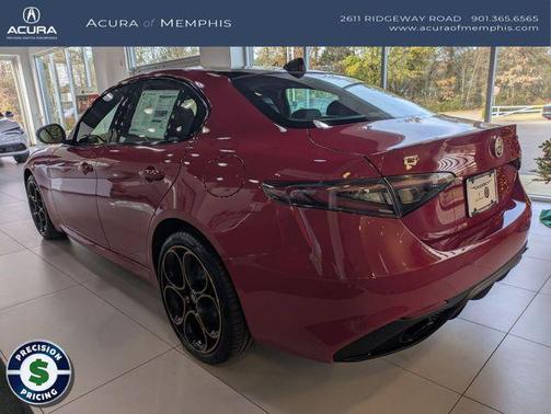 Alfa Rosso 2025 Alfa Romeo Giulia Intensa AWD