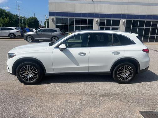 2025 Mercedes-Benz GLC 300 Base