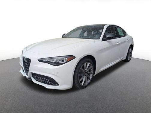 Milano White 2025 Alfa Romeo Giulia AWD
