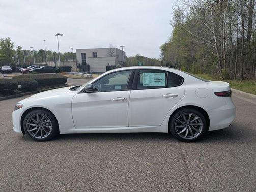 Milano White 2025 Alfa Romeo Giulia AWD